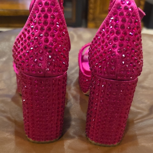 Rocco D'Amelio Fuchsia Rhinestone Heels Sz 8. New w/o tags - Picture 4 of 6